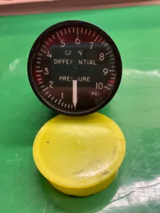 BOEING 707 CABIN PRESSURE DIFFERENTIAL INDICATOR  *AR* VINTAGE TWA